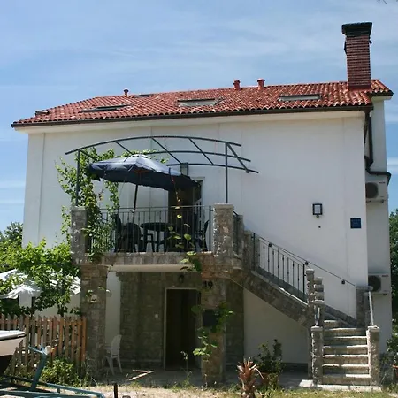 Apartment 5464c