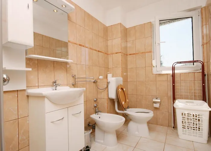 5464c Apartament Pinezići